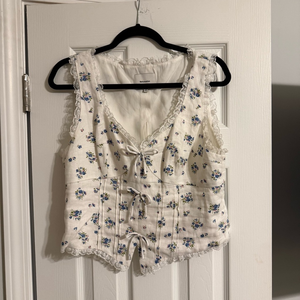 Excellent condition reformation tank top